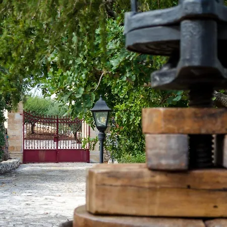 בית נופש Masseria Trulli Bruni לוקורוטונדו