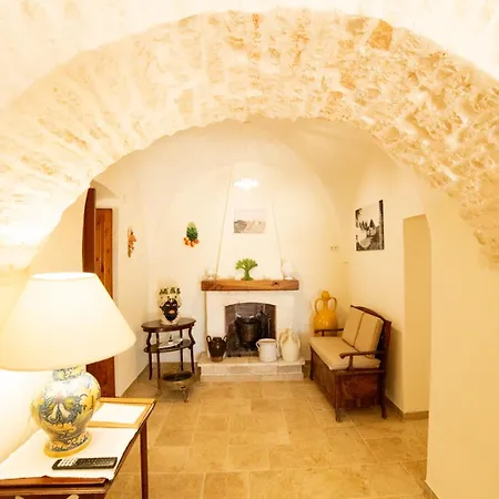Masseria Trulli Bruni 洛科罗通多