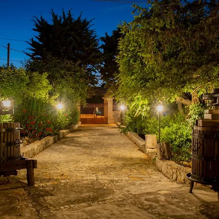 Masseria Trulli Bruni Дом отдыха *